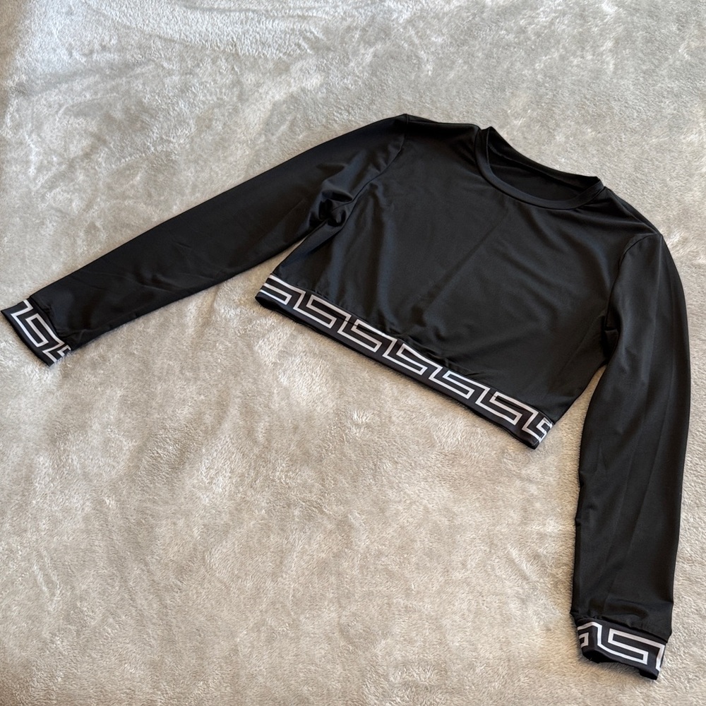 Black Long Sleeve Crop Top
